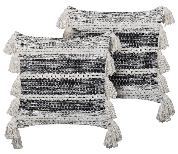 Sada 2 dekoratívnych vankúšov čierna sivá bavlna 45 x 45 cm pásikavý vzor so strapcami boho moderný štýl doplnky