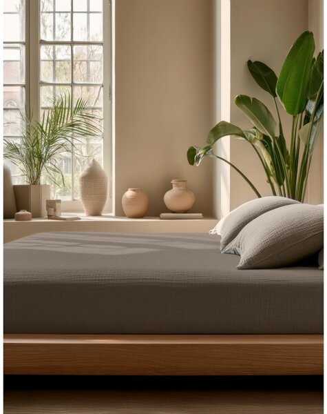 Mušelínové napínacie prestieradlo taupe Velikost: 90x200x30