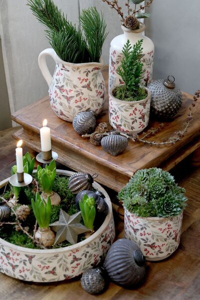 Béžový baňatý keramický džbán s cezmínou Holly - 13*16*15,5 cm - Chic Antique