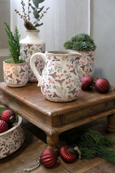 Béžový baňatý keramický džbán s cezmínou Holly - 13*16*15,5 cm - Chic Antique
