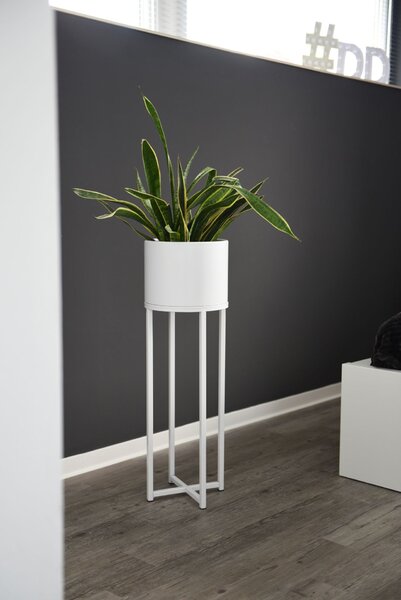 Kvetináč na vysokých nohách ELEVATE CROSS, oceľ, výška 79 cm, biely mat