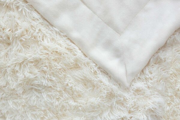 Jerry Fabrics Deka s dlhým vlasom - Čierna | 150 x 200 cm