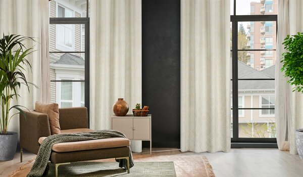ZATEMŇOVACÍ ZÁVES NA KRÚŽKOCH ARETA 140X250 CM KRÉMOVÁ