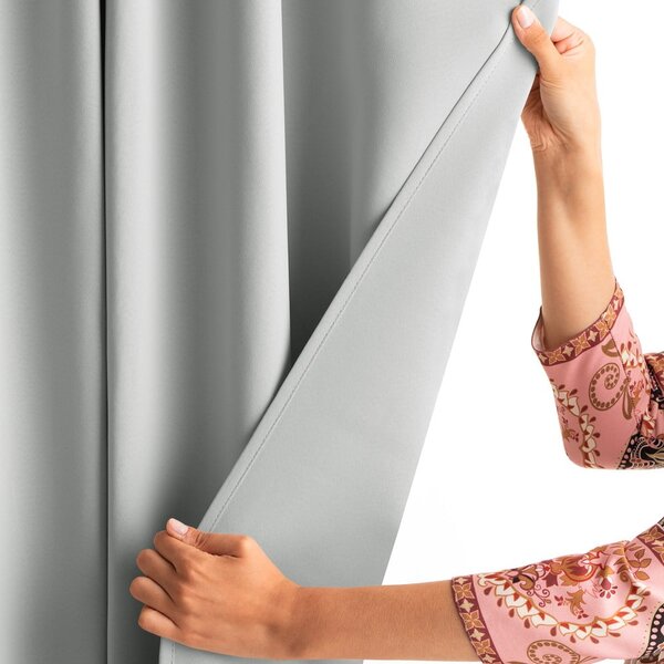 Svetlosivý dimout záves 140x245 cm Kierra – Restilo