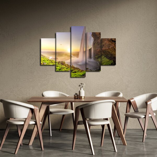 Obraz - Seljalandsfoss spoza vnútra jaskyne (150x105 cm)