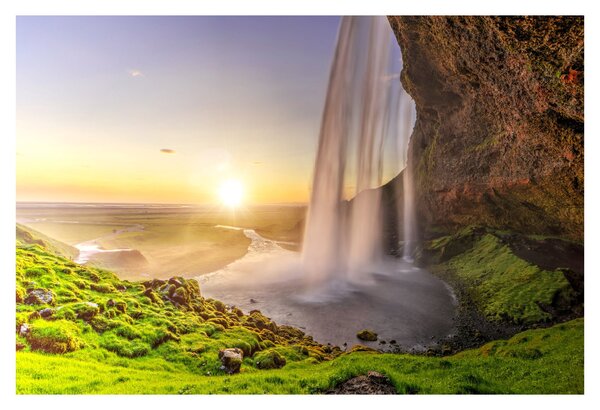 Obraz - Seljalandsfoss spoza vnútra jaskyne (90x60 cm)