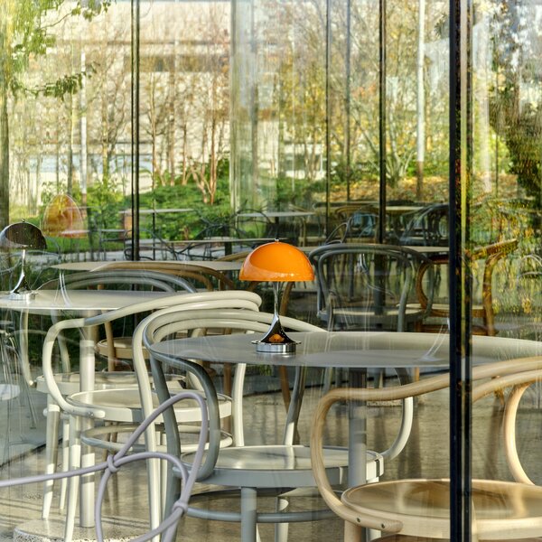 Prenosná lampa Panthella 160, Original Opal Orange – Louis Poulsen