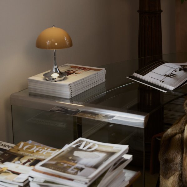 Prenosná lampa Panthella 250, Original Opal brown – Louis Poulsen
