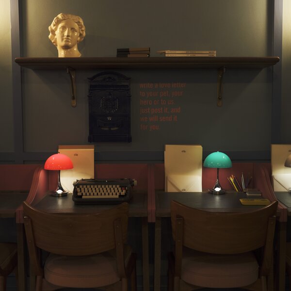 Prenosná lampa Panthella 160, Original Opal green – Louis Poulsen