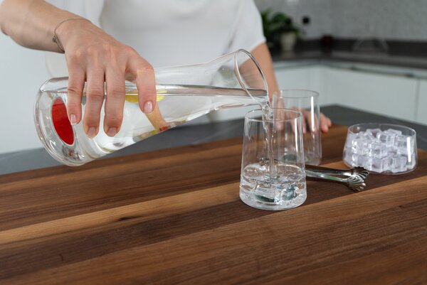 Karafa na vodu Trebonn SplitGlass Barva: Čierna