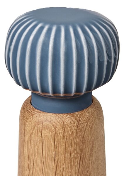 Mlynček z dubového dreva na korenie s antracitovým detailom z porcelánu Kähler Design Hammershoi, výška 13 cm