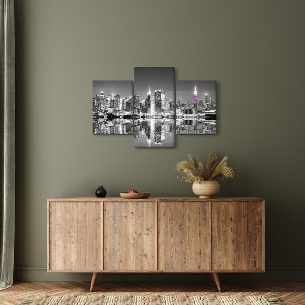 Obrázok - New York a fialový mrakodrap (90x60 cm)