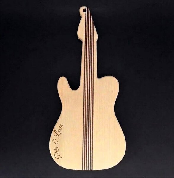AMADEA Drevená doštička v tvare gitary, masívne drevo, 45x20x2 cm