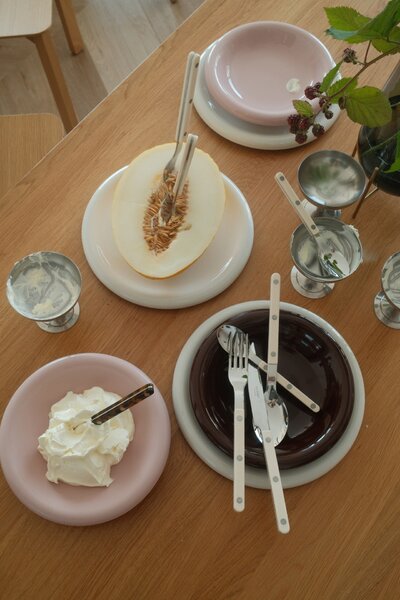 4-dielna sada príborov Bistrot Brillant – Pearly Caramel