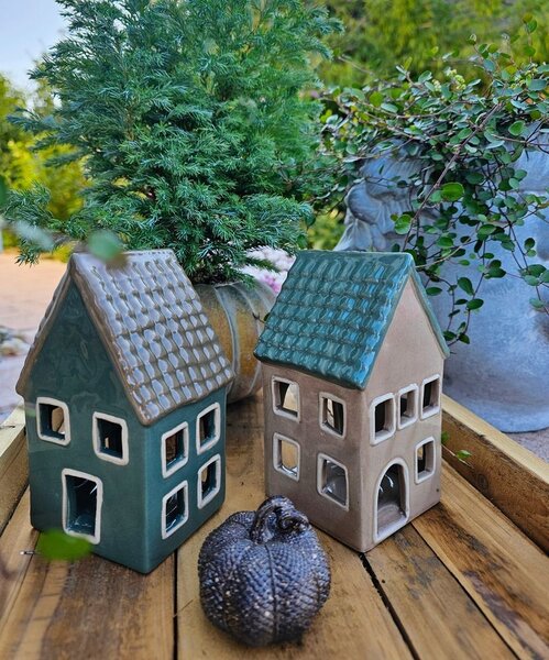 Zelený porcelánový domček svietnik na čajovú sviečku Christmas House - 9*8*15 cm - Clayre & Eef