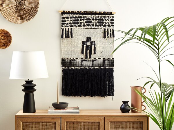 Nástenná dekorácia béžová čierna bavlna borovicové drevo pletená ručná výroba so strapcami makramé boho štýl doplnky dekorácie