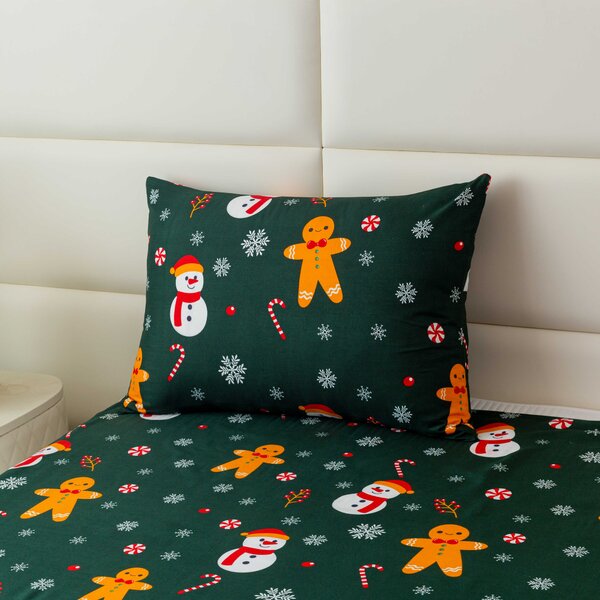Obliečky z mikrovlákna SNOWMAN AND GINGERBREAD zelené Rozmer obliečky: 70 x 90 cm | 140 x 200 cm
