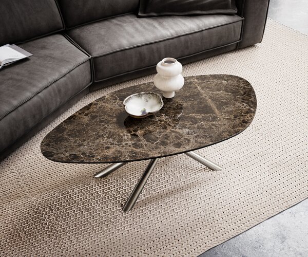 DELIFE Konferenčný stolík Edge organický 140x76 cm keramika Laminam® Emperador Extra Lucidato tmavohnedá Sarity nerezová oceľ kefovaná