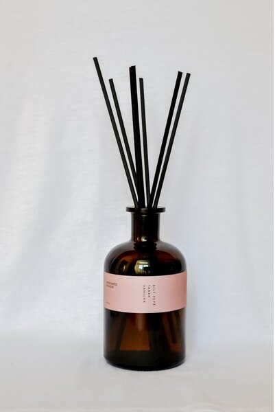 Difuzér #42 White Pepper, Tobacco, Vanilla – Perfumed Prague