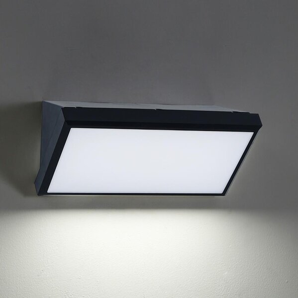 Brilagi - Vonkajšie nástenné svietidlo TRIANGLE 1xE27/60W/230V čierna IP65
