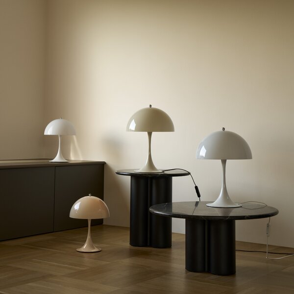 Stolná lampa Panthella 320, Opal beige – Louis Poulsen