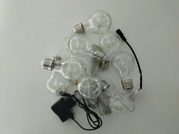 Vianočná svetelná reťaz s 8 žiarovkami, 80 LED, 3m, studená biela