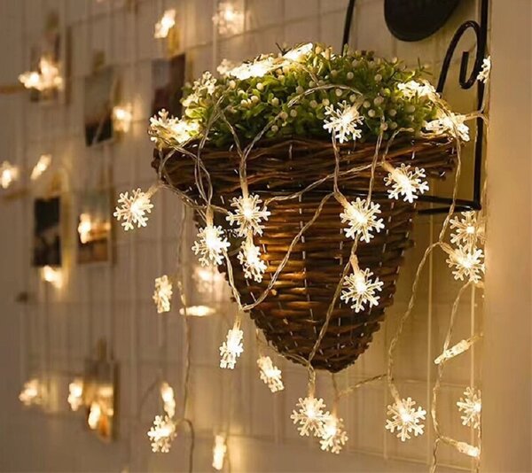 Vnútorná LED vianočná reťaz so snehovými vločkami, teplá biela, 3m, 28 LED