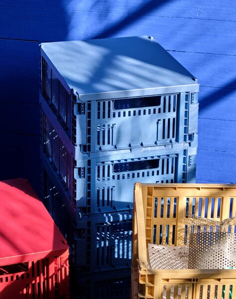 HAY Kovové veko Colour Crate Medium, electric blue