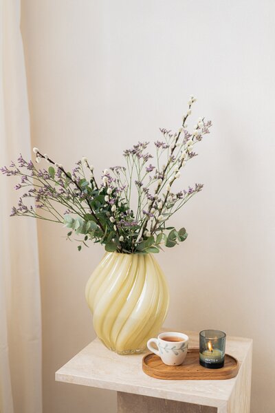 Sklenená váza Yellow 24 cm