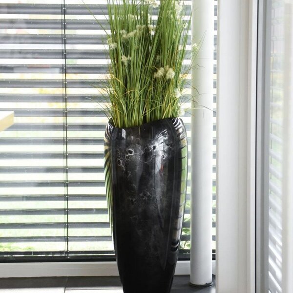 Mramorový kvetináč DELUXE 81, sklolaminát, výška 81 cm, čierno / strieborný lesk
