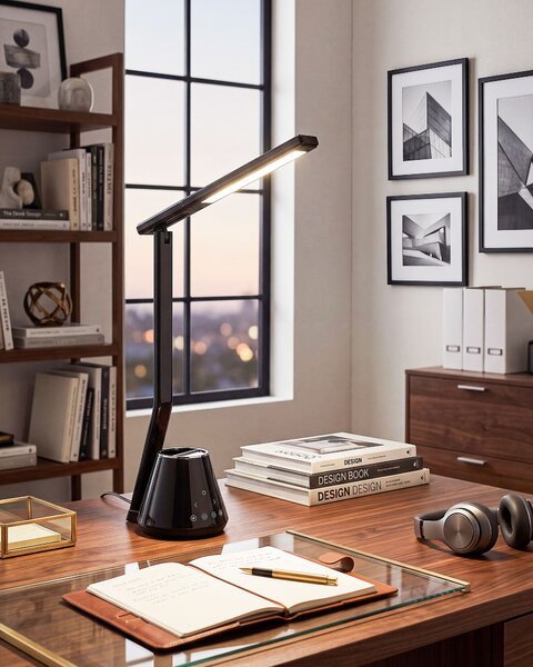 Stolná LED lampa čierna syntetický materiál 3 režimy teploty svetla so stmievačom a držiakom na perá nastaviteľné tienidlo moderná kancelária