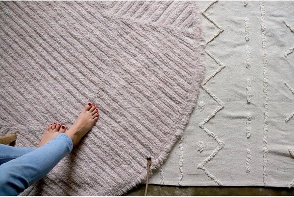 Biely prateľný ručne tkaný bavlnený koberec 200x300 cm Tribu Natural – Lorena Canals