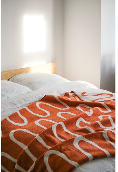 Oranžová deka 150x200 cm Swirl – noo.ma