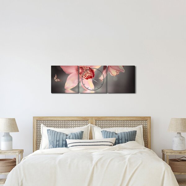 Obraz - Kvety a motýľ (s hodinami) (90x30 cm)