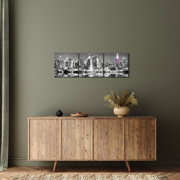 Obrázok - New York a fialový mrakodrap (s hodinami) (90x30 cm)