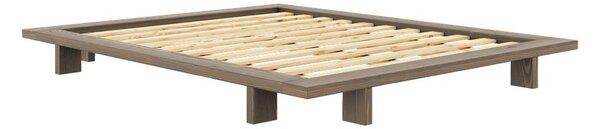 Hnedá dvojlôžková posteľ z borovicového dreva s roštom 160x200 cm Japan – Karup Design