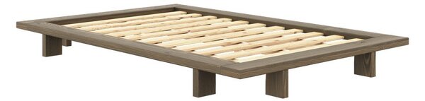 Hnedá jednolôžková posteľ z borovicového dreva s roštom 120x200 cm Japan – Karup Design