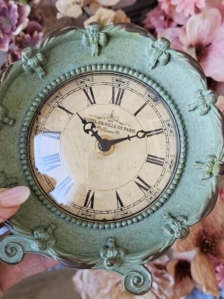 Zelené stolové hodiny v tvare kvetu Ville de Paris - 15*7*16 cm / 1*AA - Clayre & Eef