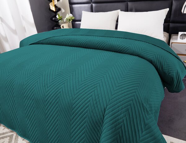 Tyrkysový zamatový prehoz na posteľ so vzorom ARROW VELVET Rozmer: 170 x 210 cm