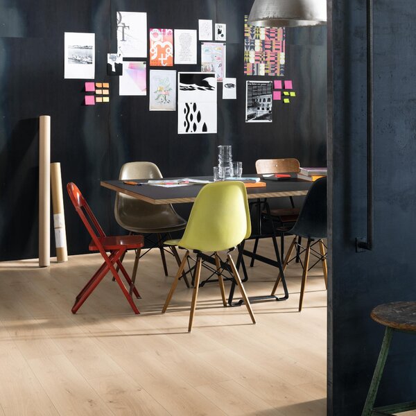 EGGER NatureSense 8/33 Classic Dub Pinot pieskový SOL2113 2,00 m²