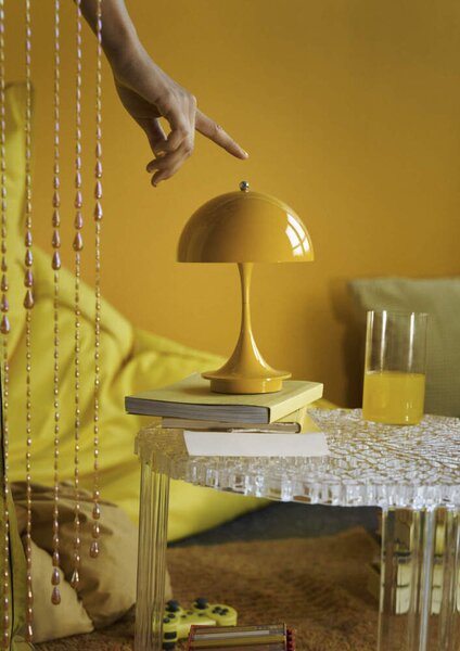 Louis Poulsen Prenosná lampa Panthella 160 V3, opaque yellow 5744171533