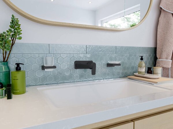 Hansgrohe Talis E - Páková umývadlová batéria pod omietku, s výtokom 22,5 cm, matná čierna 71734670