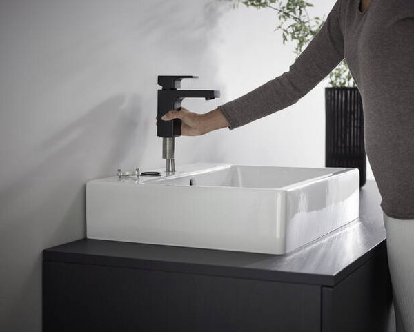Hansgrohe Vernis Shape - Páková umývadlová batéria 100 bez odtokovej súpravy, čierna matná 71569670