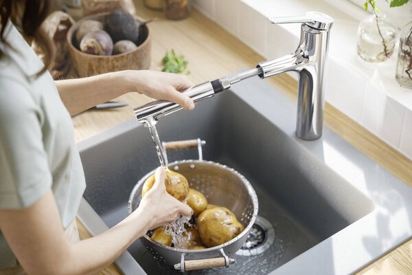 Hansgrohe Zesis M33 - Páková kuchynská batéria 160, vyťahovacia spŕška, 2jet, sBox lite, čierna matná 74804670