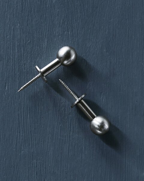 Kovový vešiak Ball Silver Finish Small – set 2 ks