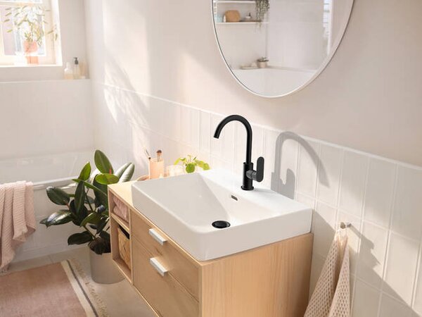 Hansgrohe Rebris S - Páková umývadlová batéria 210 s otočným výtokom a odtokovou súpravou s tiahlom, čierna matná 72536670