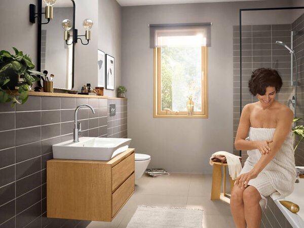 Hansgrohe Rebris E - Páková umývadlová batéria 210 s otočným výtokom a odtokovou súpravou s tiahlom, chróm 72576000