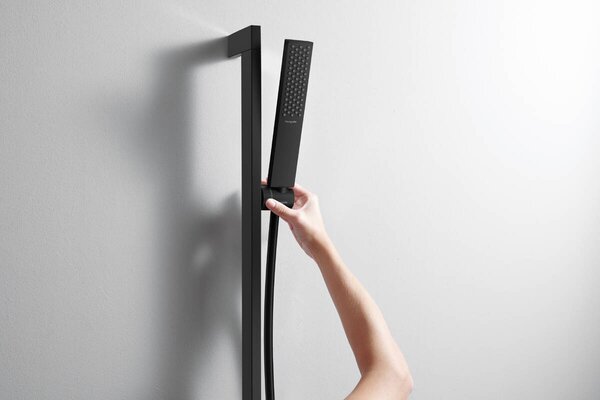 Hansgrohe Pulsify E - Sprchová súprava 100 1jet EcoSmart+ so sprchovou tyčou 900 mm, čierna matná 24381670