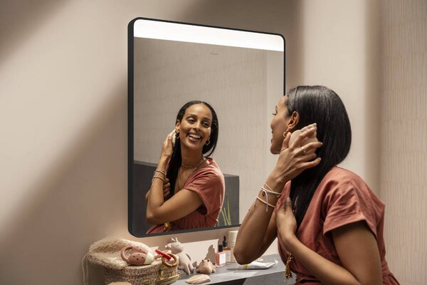 Hansgrohe Xarita Lite Q - Zrkadlo s horizontálnym LED osvetlením 700x600 mm s nástenným vypínačom, čierna matná 54957670