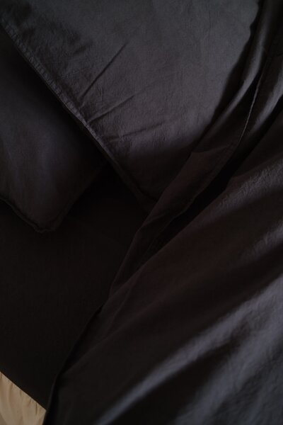 Posteľná bielizeň z organickej bavlny Crinkle Phantom Black 150 × 210 cm